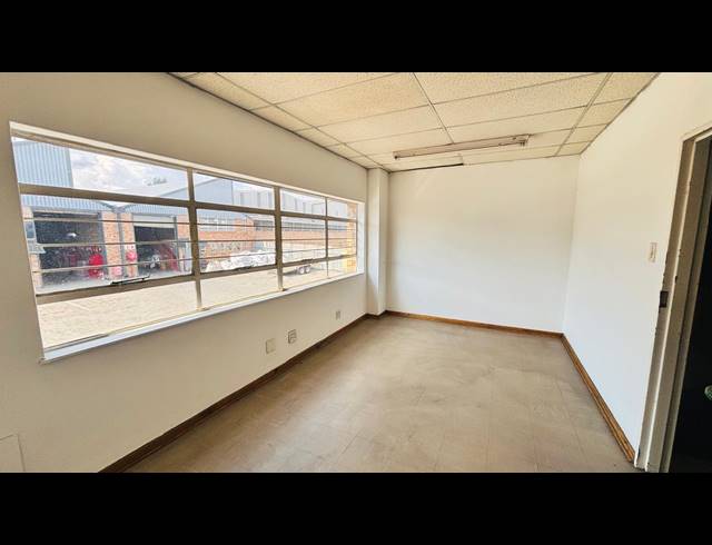 166M² WAREHOUSE TO LET IN ROBERTVILLE